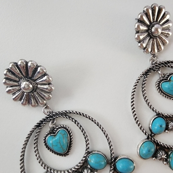 NWT Bohemian Antique Silver Heart Turquoise Stone Dangle Earrings - Picture 5 of 7